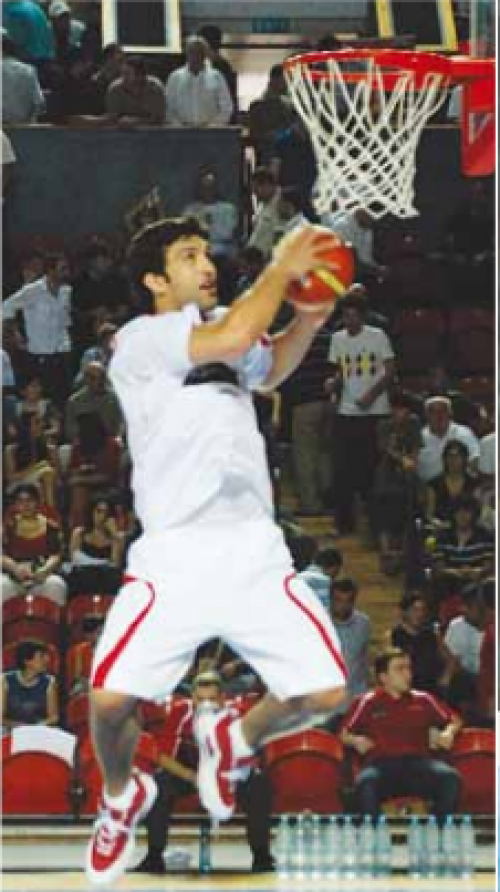 კალათბურთელების ცოლები &ndash; &ldquo;თამაშის შემდეგ ხმა მეკარგება, იმდე&shy;ნს ვყვირი - ემოციებს ყვირილით და წამოხტომით გა&shy;მოვხატავ"