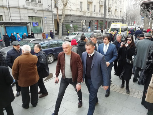 მარჯანიშვილის თეატრში მსახიობ გურანდა გაბუნიას სამოქალაქო პანაშვიდი მიმდინარეობს (ფოტოკოლაჟი)