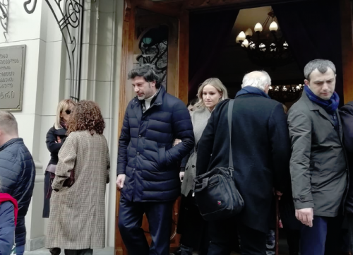 მარჯანიშვილის თეატრში მსახიობ გურანდა გაბუნიას სამოქალაქო პანაშვიდი მიმდინარეობს (ფოტოკოლაჟი)