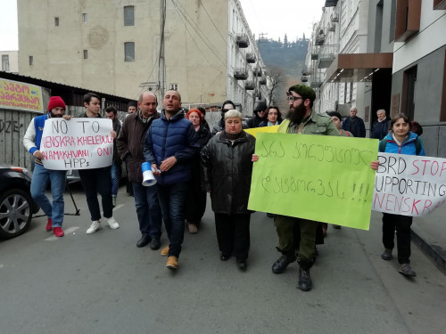 "არ დავთმობთ ქართულ მიწა - წყალს“ - ჰესების მშენებლობის წინააღმდეგ აქცია იმართება (ვიდეო)