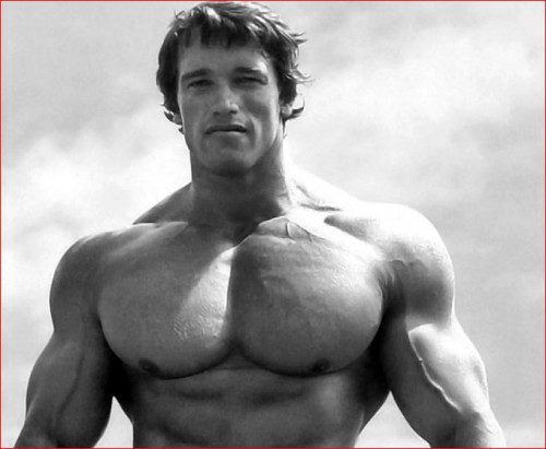 არნოლდ შვარცნეგერი ბოდიბილდრების კონკურსში მონაწილეობდა: - "მერე რა რომ 70 წლის ვარ ეს მხოლოდ რიცხვია ჩემს პასპორტში"