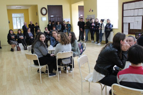  ზესტაფონში სასკოლო ოლიმპიადა „ეკოლოგიკის“ პირველი ეტაპის შეჯიბრი გაიმართა (ფოტოკოლაჟი)