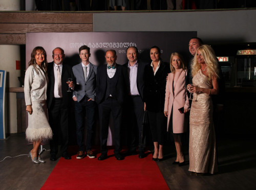 ფილმი, სადაც სქესის შეცვლის ოპერაციას უყურებ  - ივა კუზანოვის 70 წლის იუბილე - exclusive