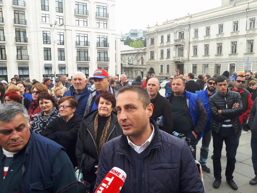"აგარის შაქრის" თანამშრომლები, 100 კილომეტრის გამოვლის შემდეგ, კანცელარიასთან აქციას მართავენ