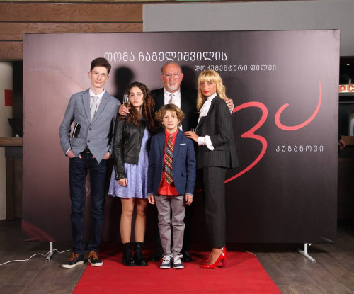 ფილმი, სადაც სქესის შეცვლის ოპერაციას უყურებ  - ივა კუზანოვის 70 წლის იუბილე - exclusive