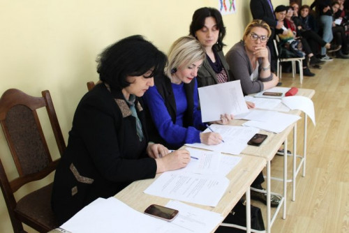 ზესტაფონში სასკოლო ოლიმპიადა „ეკოლოგიკის“ პირველი ეტაპის შეჯიბრი გაიმართა (ფოტოკოლაჟი)