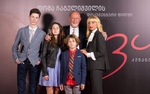 ფილმი, სადაც სქესის შეცვლის ოპერაციას უყურებ  - ივა კუზანოვის 70 წლის იუბილე - exclusive