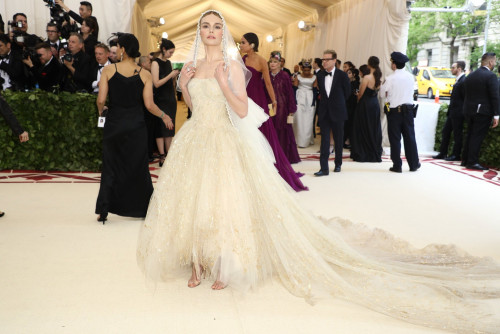 როგორ გამოიყურებოდნენ ვარსკვლავები Met Gala 2018-ზე - ფოტოები 