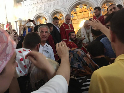 "ღმერთმა ინებოს მიღებული იყოთ სასწავლებელში" - პატრიარქმა აბიტურიენტები დალოცა (ვიდეო)