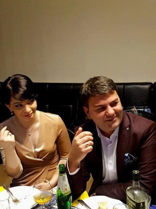 ციანიდის საქმის ოქროს მოწმე ქიმიკოსზე დაქორწინდა - Exclusive