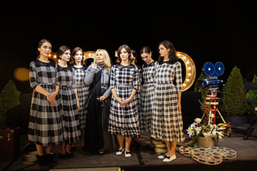 მოშიშვლებული მკერდი კვლავ აქტუალურია - თბილისის მოდის კვირეულის 4 დღე - (ფოტო)