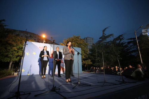 საქართველოს რიგით მე-5 და პირველი ქალი პრეზიდენტის საუკეთესო ლუქები - ფოტოები