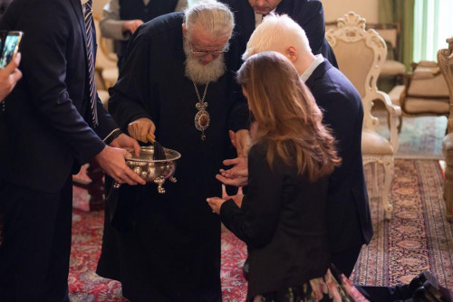  ბერა ივანიშვილი და ნანუკა გუდავაძე ჯვრისწერის წინ პატრიარქმა დალოცა - ფოტოები 