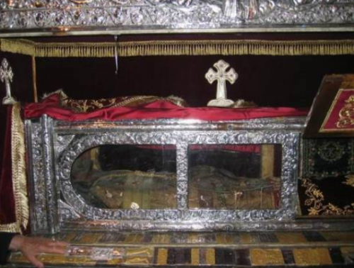  წმ. სპირიდონ ტრიმიფუნტელი ლუსკუმადან, წელიწადში სამჯერ გამოდის, სამ დღიანი მოლოცვისათვის 